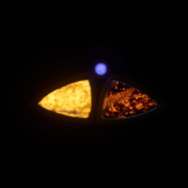 Autorský fluorescentní náhrdelník - kámen, dřevo - J004
