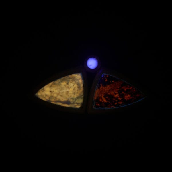 Autorský fluorescentní náhrdelník - kámen, dřevo - J004 - Image 3
