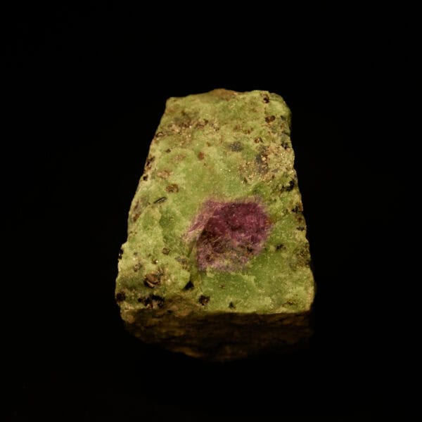 fluorescenční rubín v zoisitu, Tanzánie, 162g - Image 2